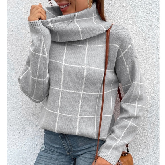 Rouge! Sweaters - Grey Grid Printed Long Sweater Plaid Pattern Split Sides Pullover Turtleneck